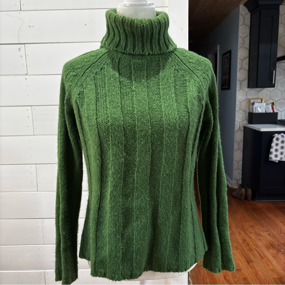 Wool blend green ribbed turtleneck sweater size Large